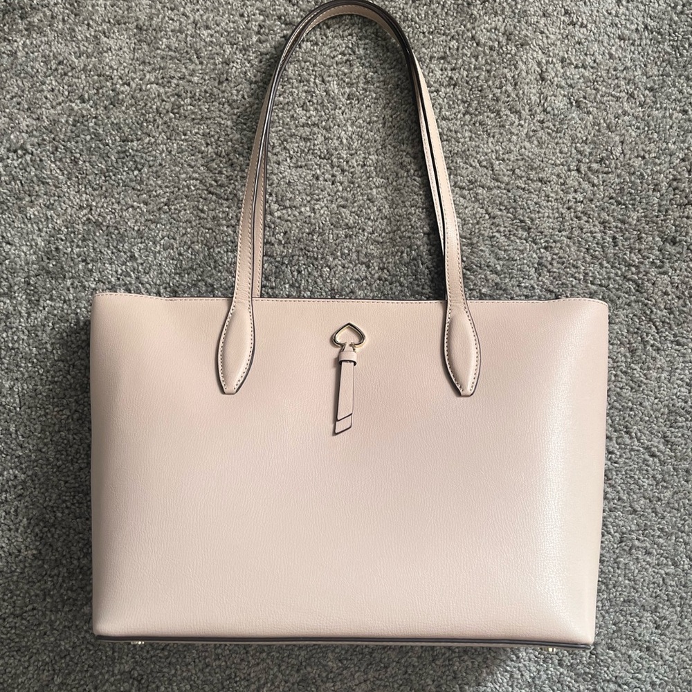 Pale/ light pink shoulder bag. Lightly used.